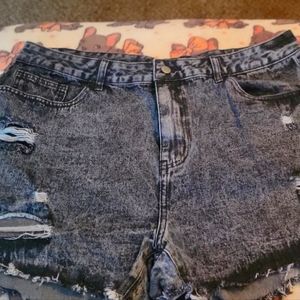 Black Shein curve distressed plus size 2 shorts